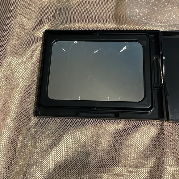 Mary Kay bundle- 3 ring binder, NWOT’s mirror & 8 mesh makeup bags w/zipper - Picture 10 of 14